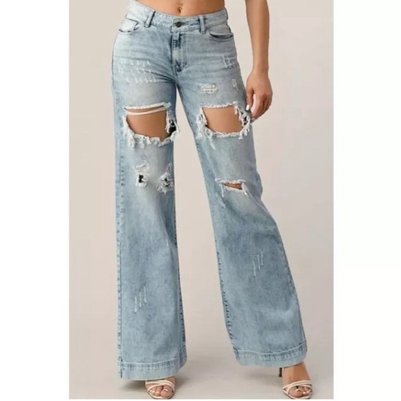 Uniq By Litz Distressed 90s Wide Leg jeans Mid-Rise Light Acid-Wash Blue Sz 28/7 - Picture 2 of 14